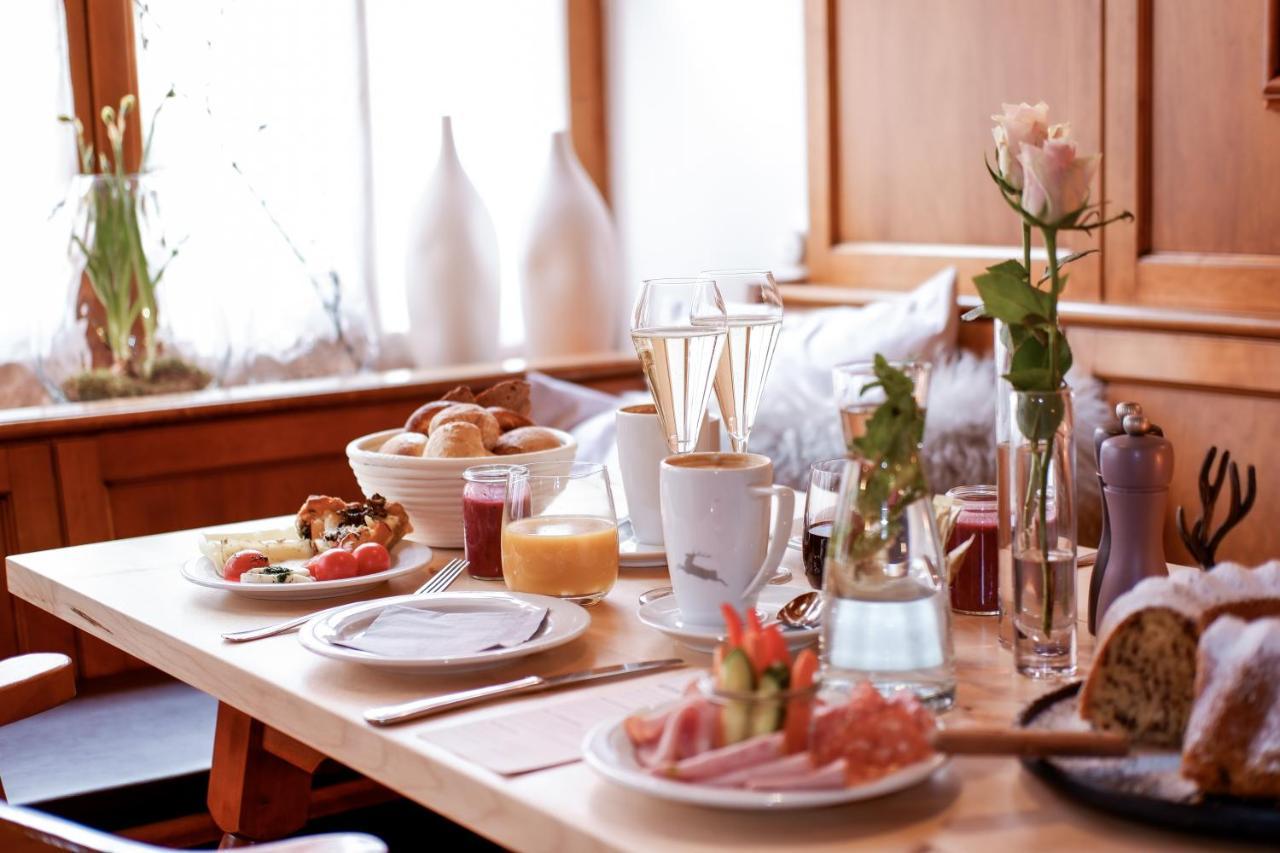 Hotel Romantik Hirschen 4*